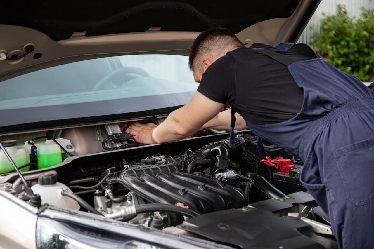 How to Check Transmission Fluid Without Dipstick: A Handy Guide